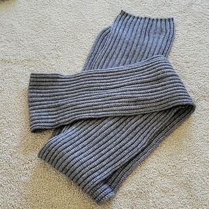 Bloomingdale's brand gray Silk/Cashmere long scarf